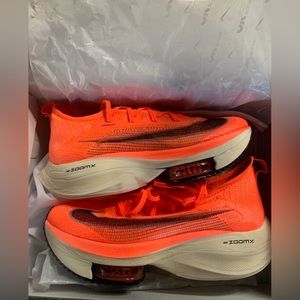 Women’s ZoomX Alphafly. Size 9 new